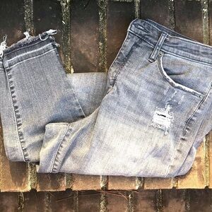 EUC Universal Thread Distressed Gray Skinny Jeans
